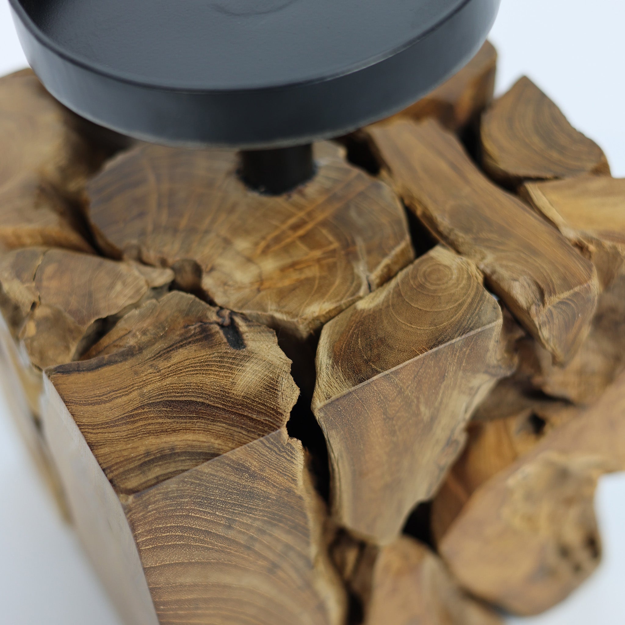 Frida teak root candle holder, square, detail