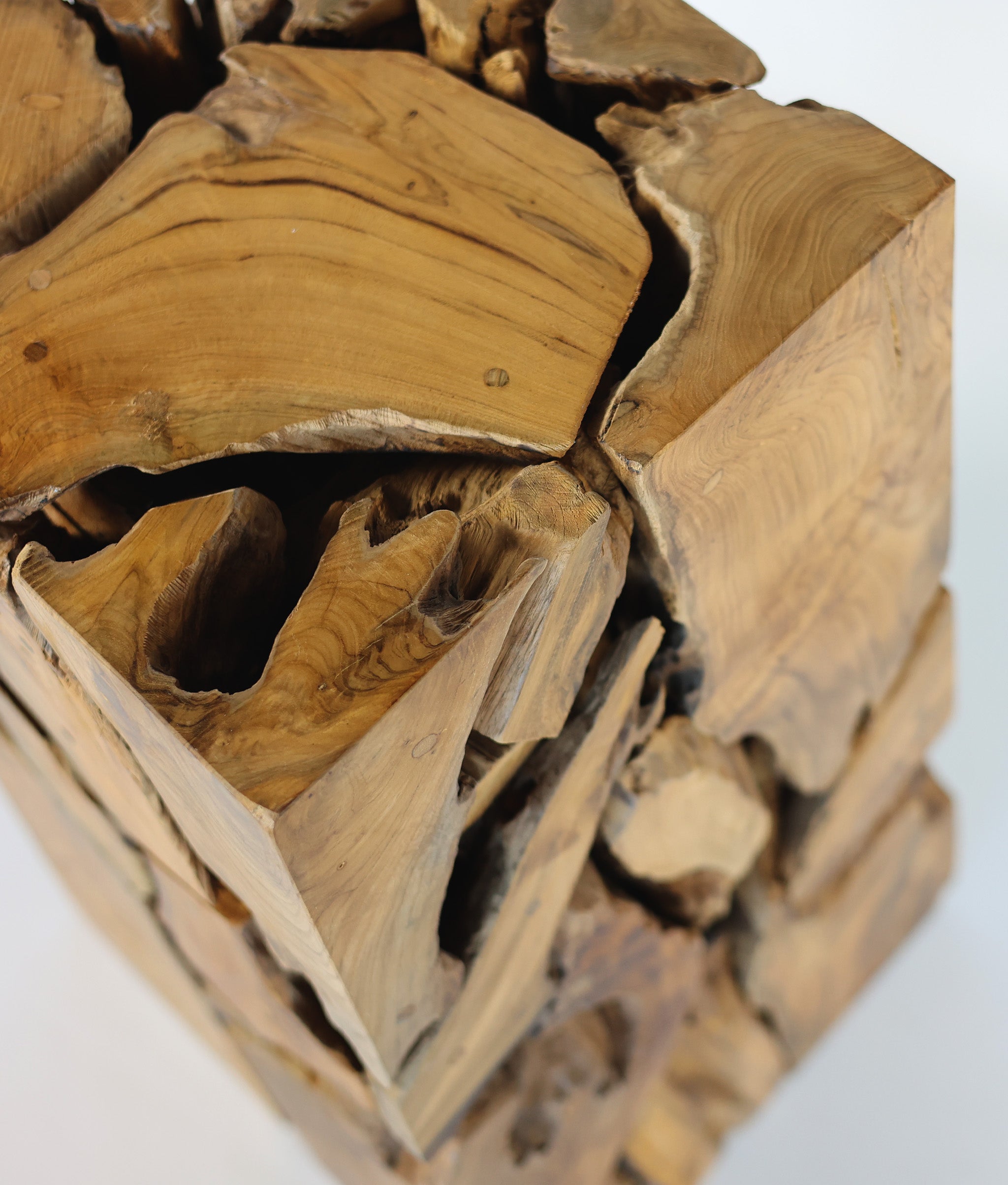 XILON teak root pedestal H45, grain detail